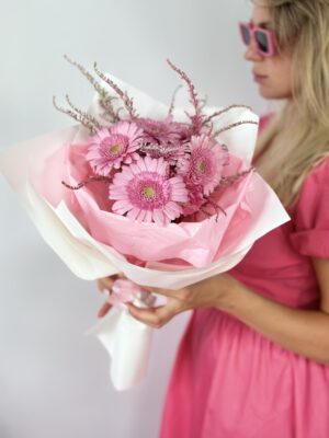 Букет из 7 гербер Barbie