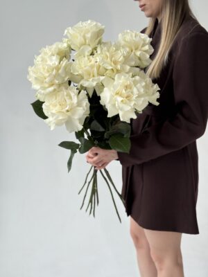 Букет из моно белых роз