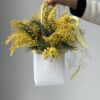 Композиция из мимозы