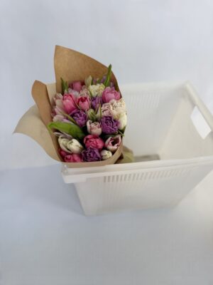 Тюльпаны микс 25 шт под ленту в крафте Тюльпаны микс 25 шт под ленту в крафте