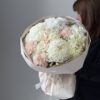 Букет светлый с хризантемой