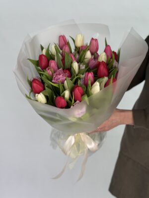 Букет из 101 тюльпана микс Букет из 101 тюльпана микс