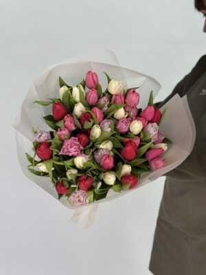 Букет из 101 тюльпана микс Букет из 101 тюльпана микс