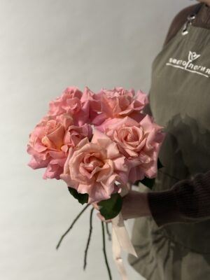 Вывернутые розы 5 шт под ленту