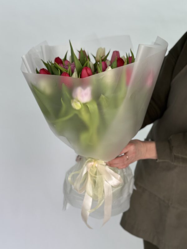 Букет из 101 тюльпана микс